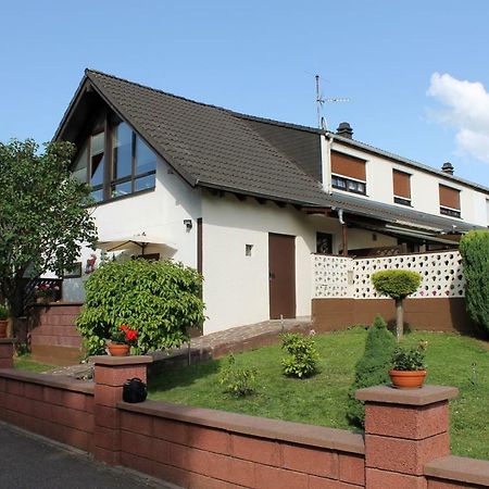 Ferienwohnung Bei Inge Und Heinz Konz Bagian luar foto
