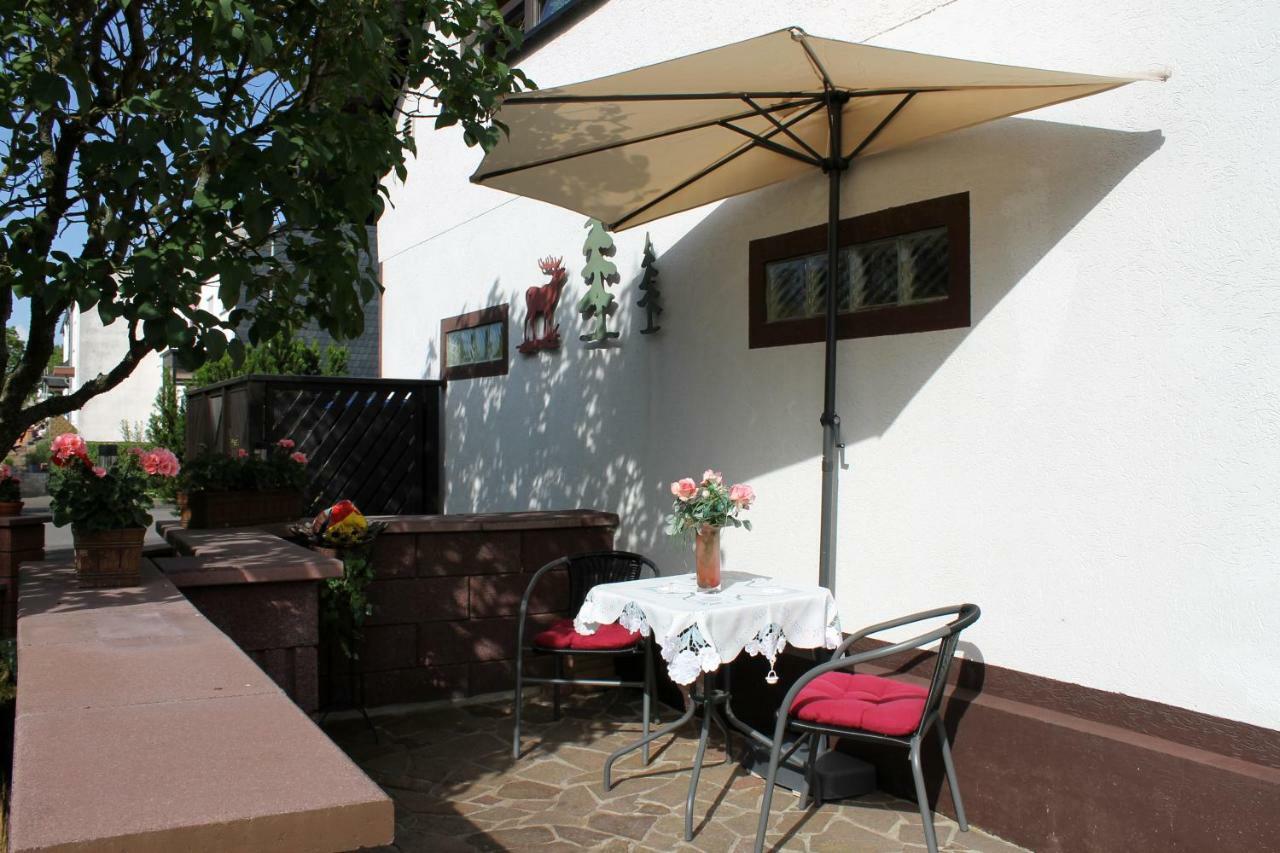 Ferienwohnung Bei Inge Und Heinz Konz Bagian luar foto